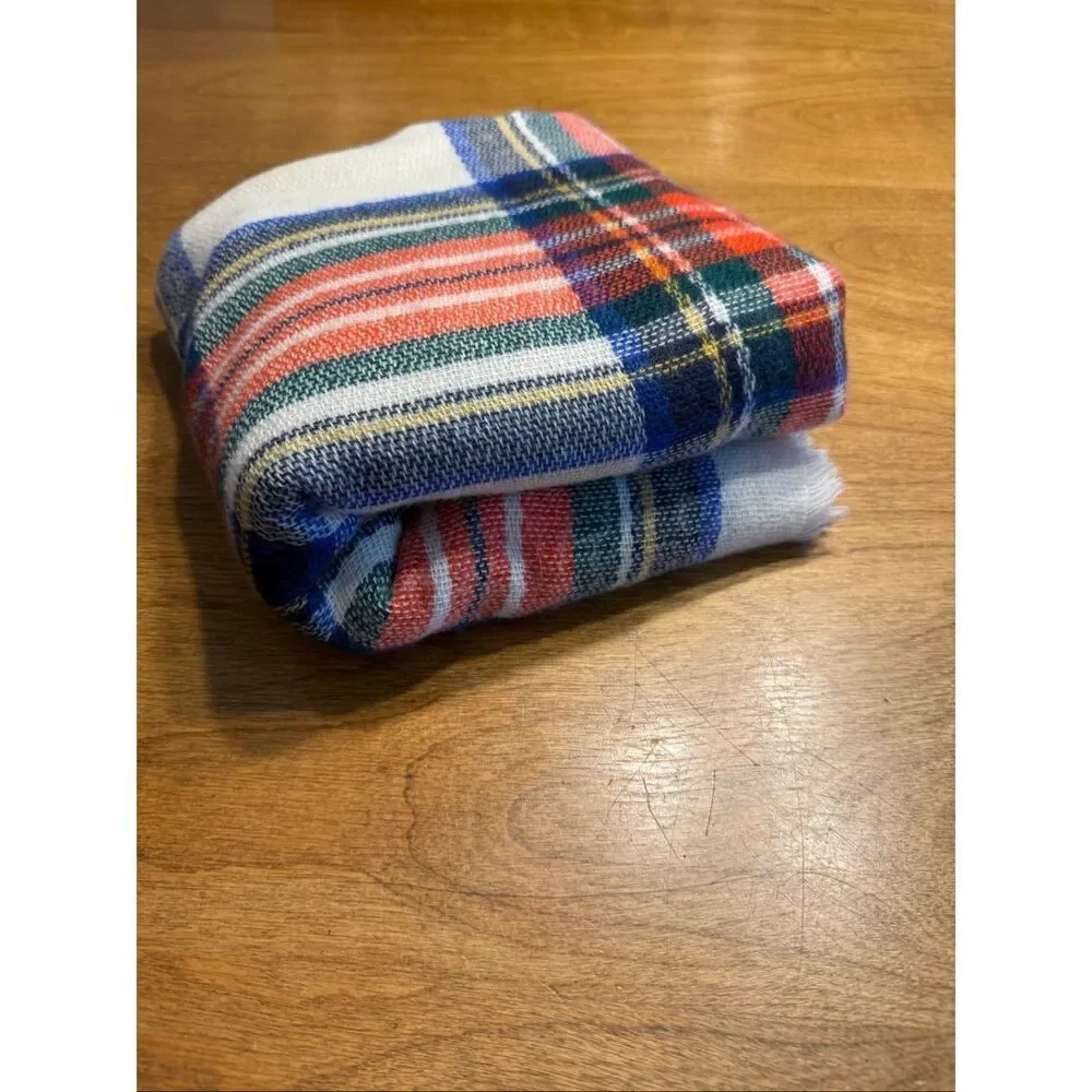 Old Navy Women's Tartan Plaid Fringed Holiday Blanket Shawl Multicolor One Size
